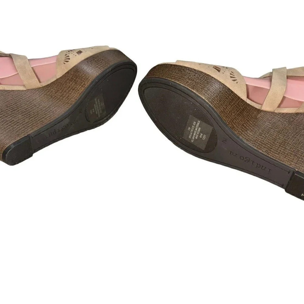 Indigo Rd. Women's Size 7 Irkatrice Wedge Sandals Lasercut Strappy Faux Wood